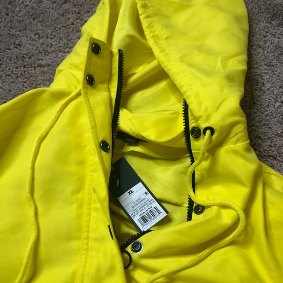 Rain jacket/ Windbreaker - Picture 3 of 4